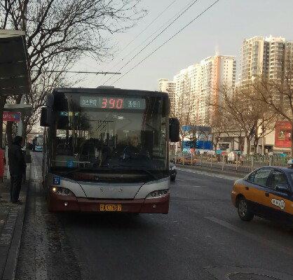 北京390路公交车路线