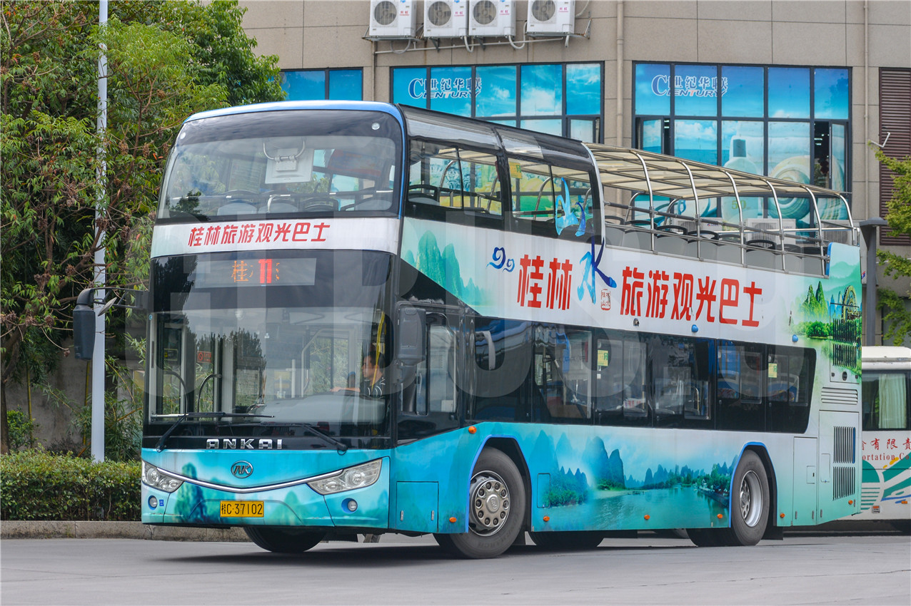 【北京公交×新车上线】55十一米新车上线 一代-3难说再见