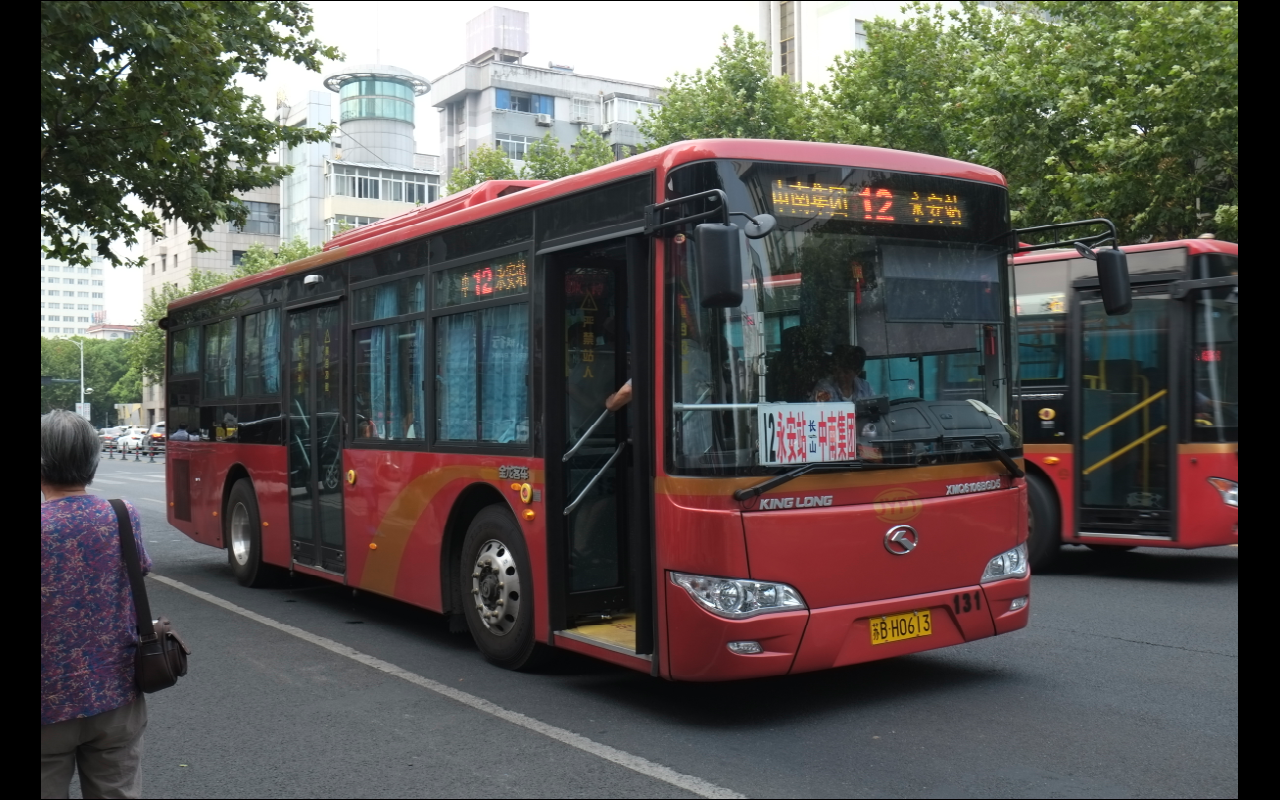 公交集团：公交车变身“安全宣传车” 传递道路交通安全常识_威海公交|威海公交集团