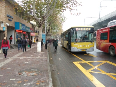 南京75路高峰巴士公交车路线