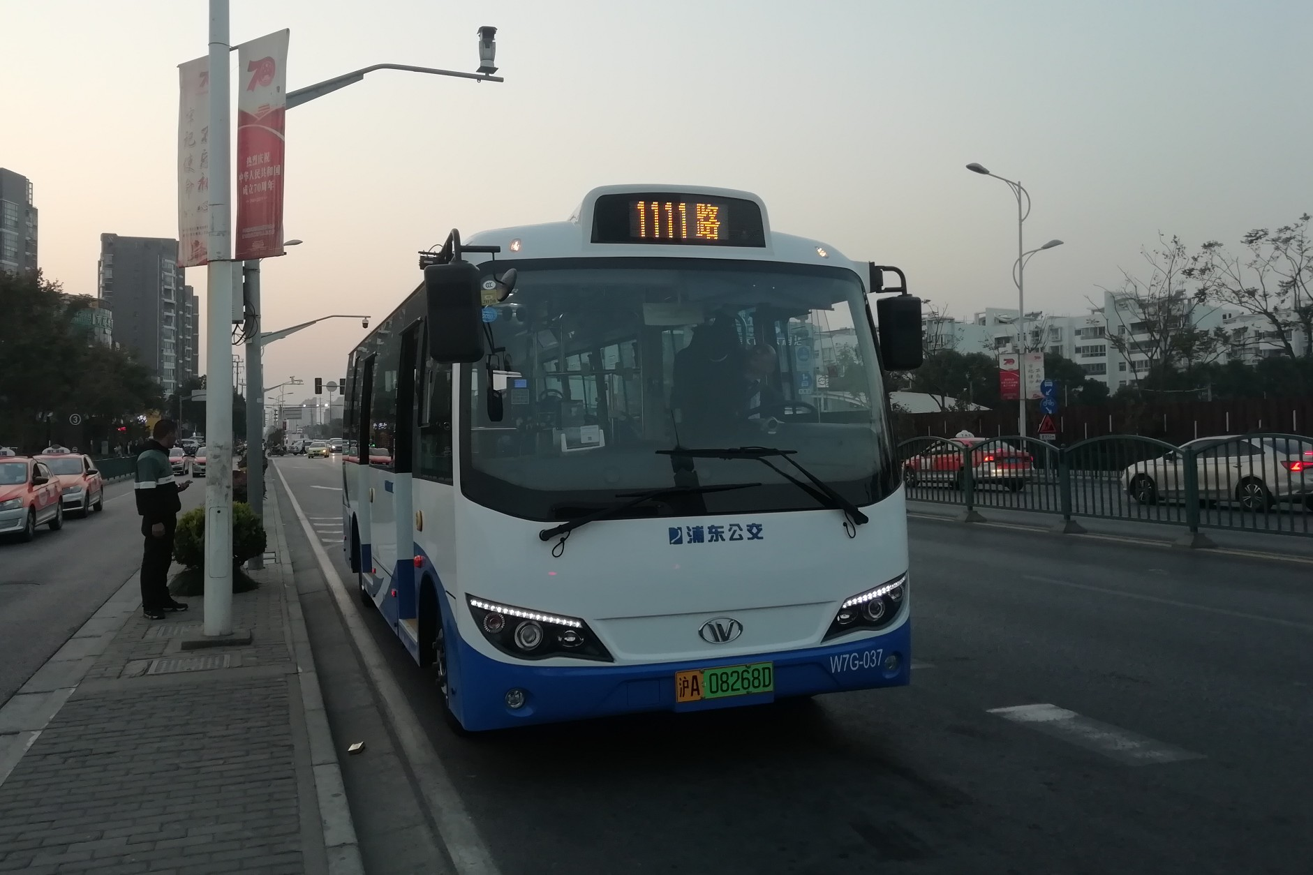 上海1111路公交车路线