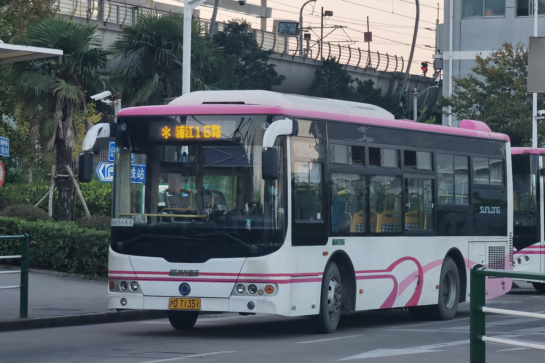 上海浦江16路公交车路线