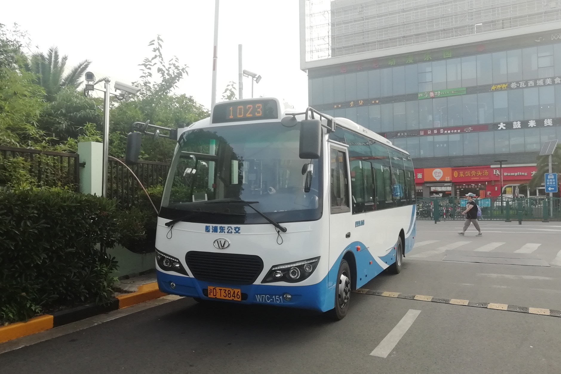 上海1023路公交车路线