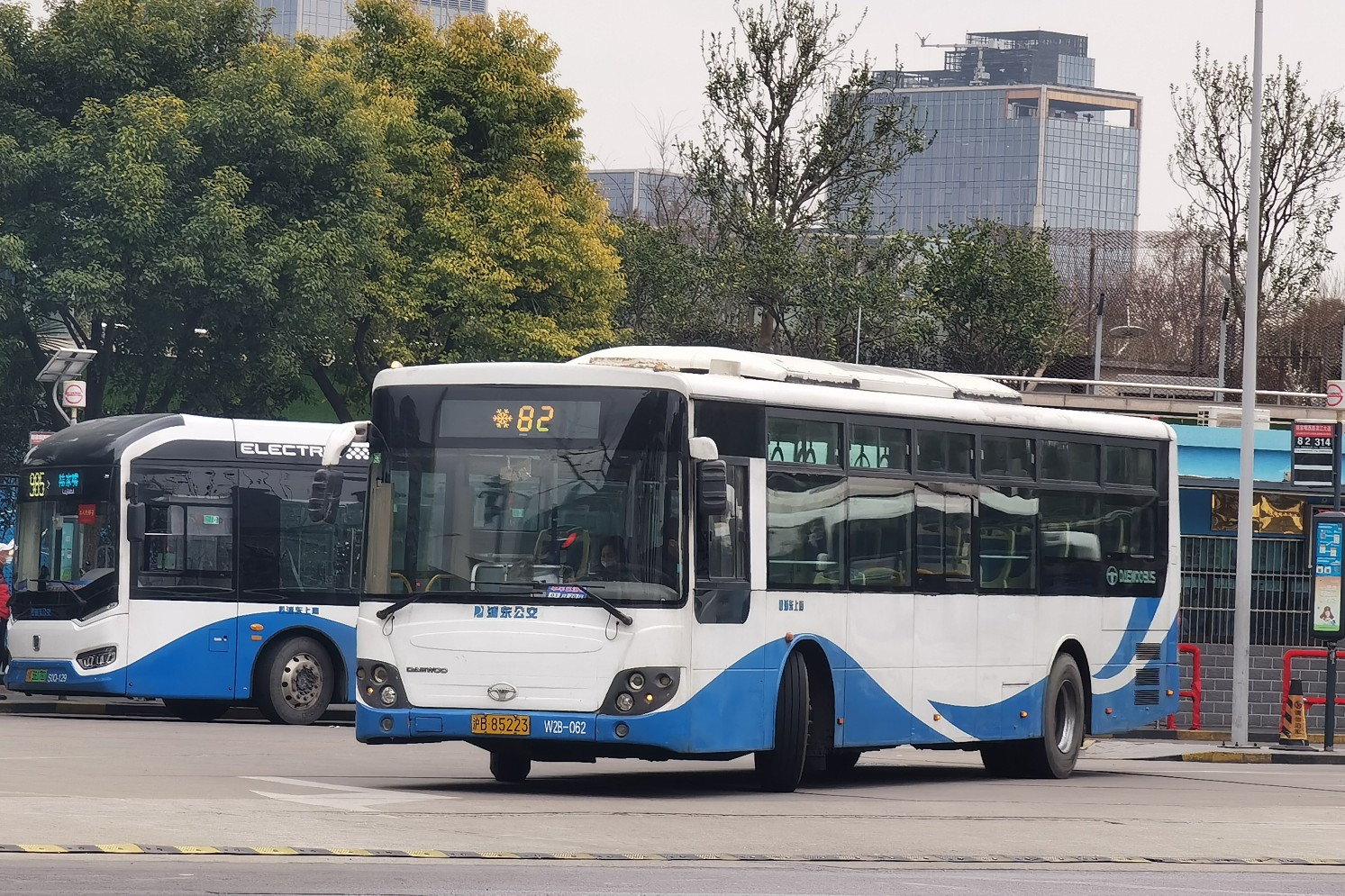 上海82路公交车路线