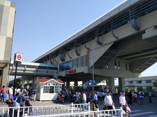 花桥公交站