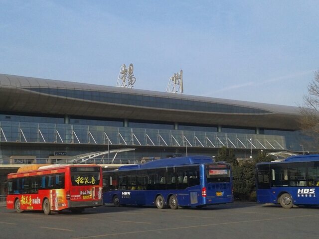 扬州火车站公交站
